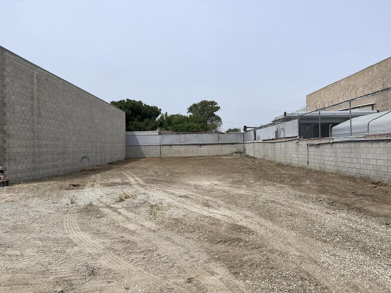 0 Branford Street, Pacoima, CA à vendre - Photo du bâtiment - Image 3 de 6