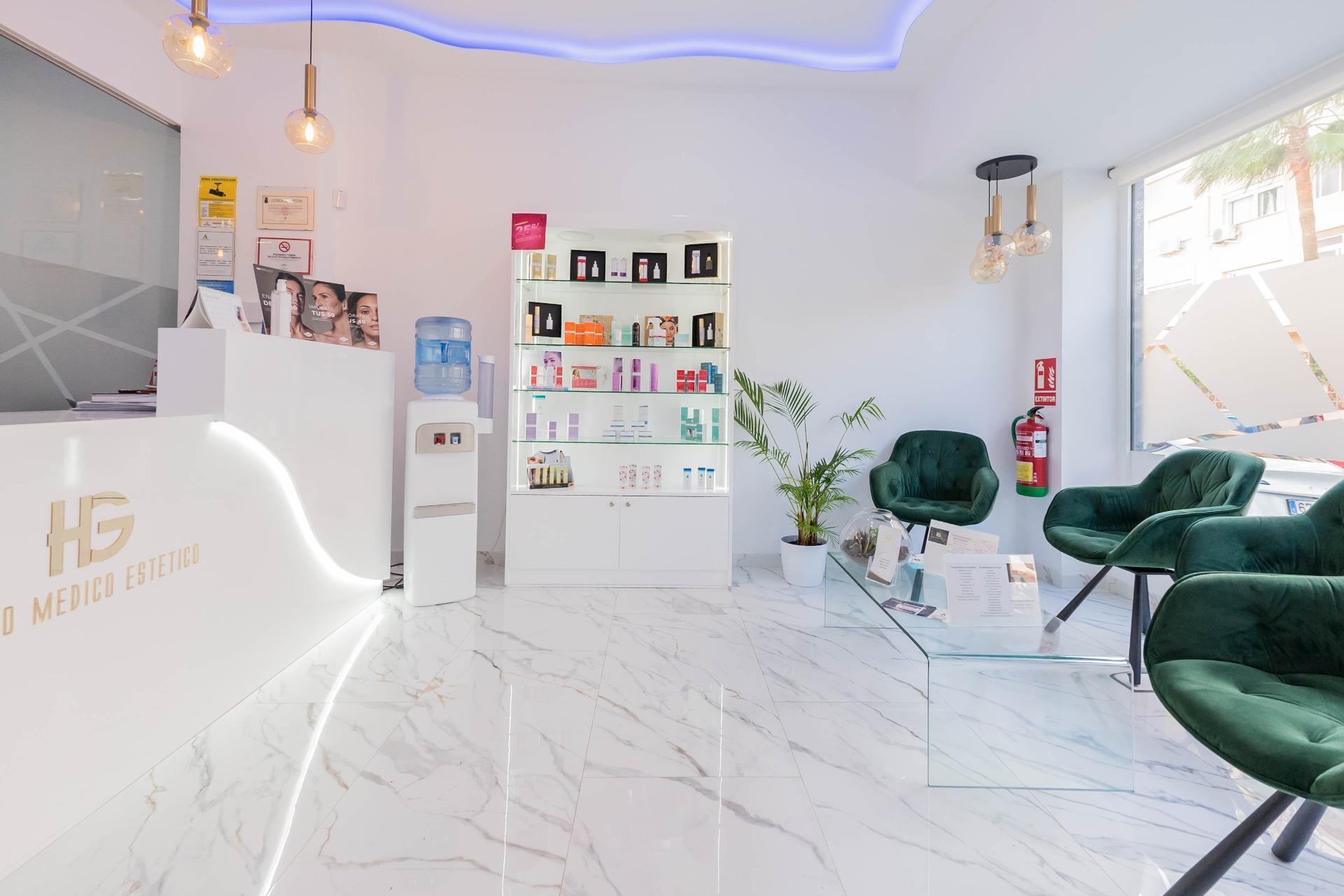 Retail in Fuengirola for lease Interior Photo- Image 1 of 39