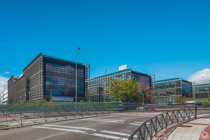 Bureau dans Alcobendas, Madrid à louer - Photo du bâtiment - Image 2 de 3