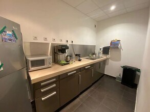 Office in Marseille for lease Interior Photo- Image 2 of 4