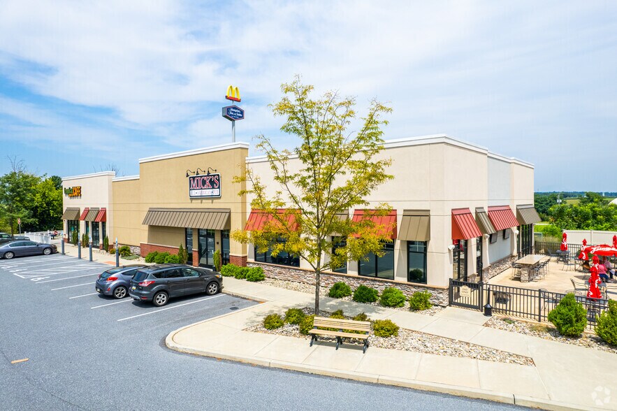 2201 Strickler Rd, Manheim, PA à louer - Photo du bâtiment - Image 2 de 6