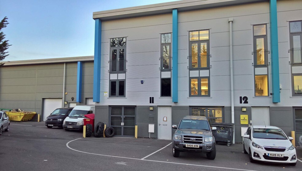 123 Rainham Rd N, Dagenham à louer - Photo du bâtiment - Image 2 de 5