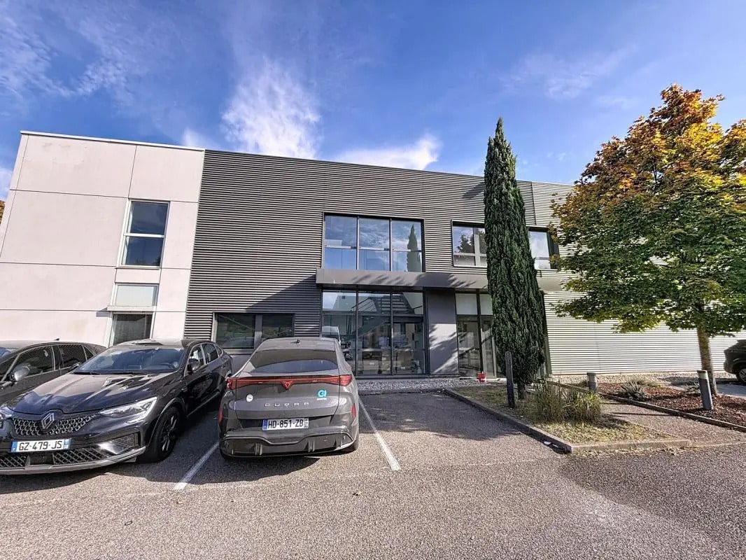 Office in Saint-Priest for lease Building Photo- Image 1 of 10