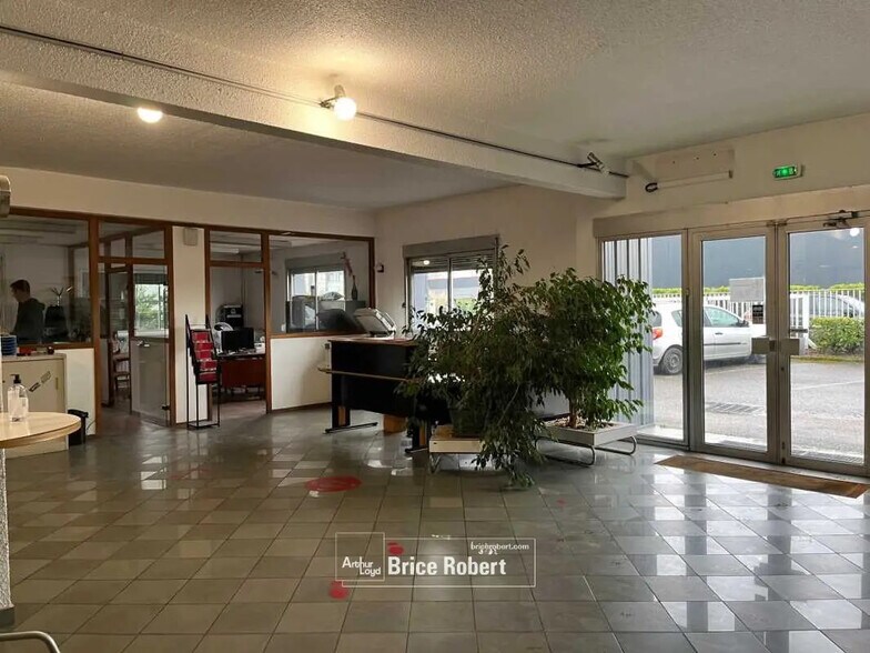 Bureau dans Chassieu à louer - Photo intérieure - Image 2 de 6