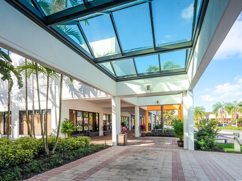 4400 W Sample Rd, Coconut Creek, FL à louer - Photo du bâtiment - Image 3 de 13