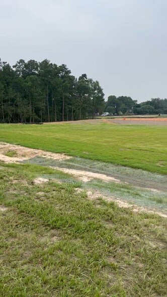 12110 Old Montgomery Rd, Willis, TX à louer - Vidéo sur l’inscription commerciale - Image 2 de 6