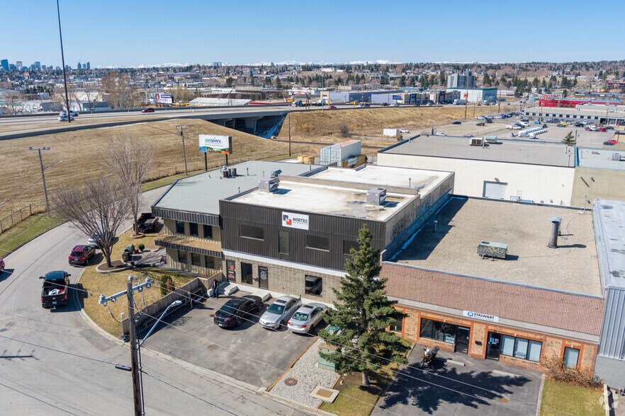 75 Skyline Cres NE, Calgary, AB à vendre - Aérien - Image 3 de 3