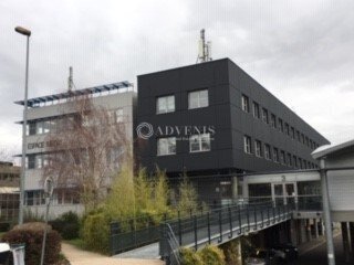 Bureau dans Poissy à louer - Photo du bâtiment - Image 3 de 5
