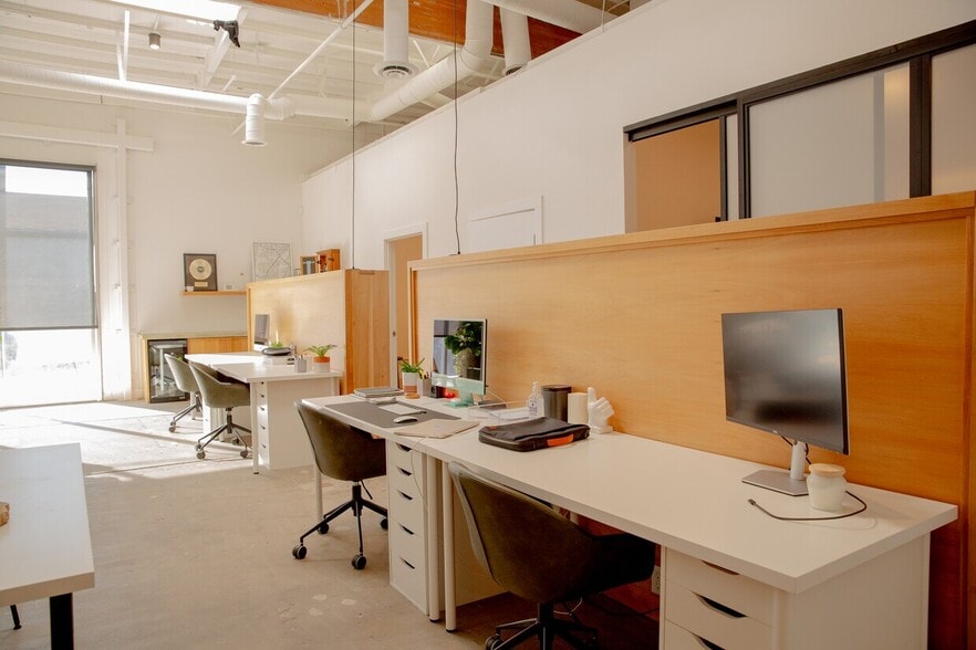 765 Baker St, Costa Mesa, CA for lease - Building Photo - Image 3 of 9