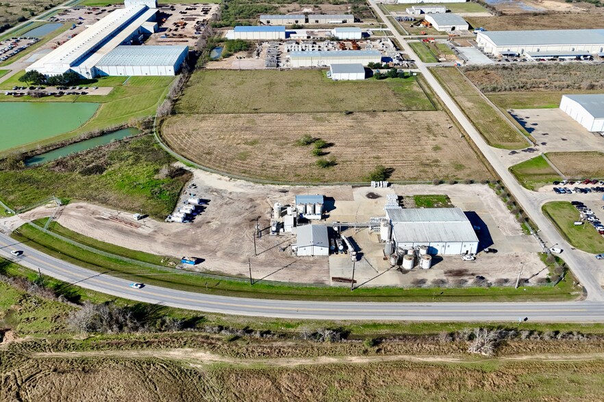 34011 Sunset Ln, Brookshire, TX à vendre - Photo du bâtiment - Image 2 de 10
