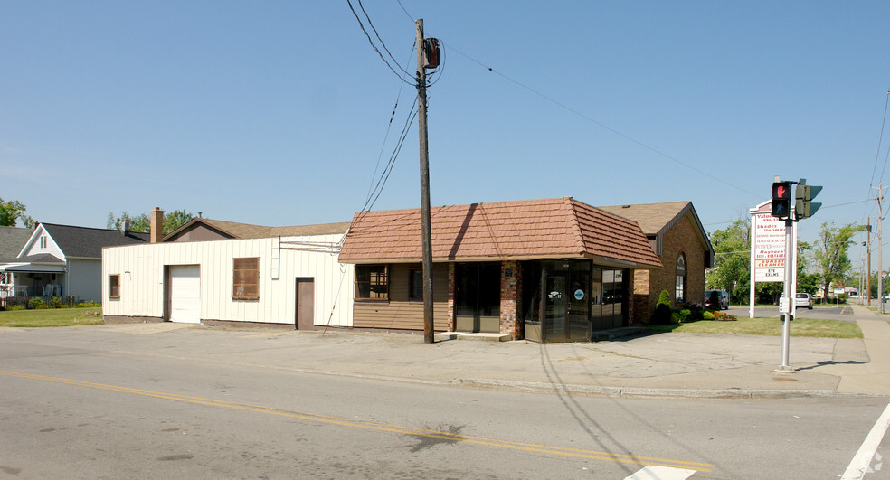 3063 Genesee St, Buffalo, NY à vendre - Photo principale - Image 1 de 1