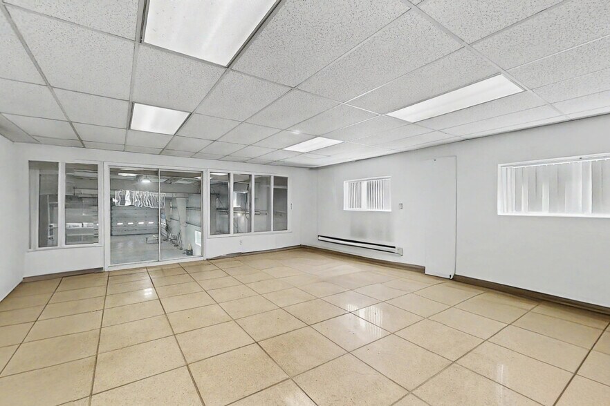 2862 Wagner Rd, Waterloo, IA à louer - Photo du bâtiment - Image 3 de 23