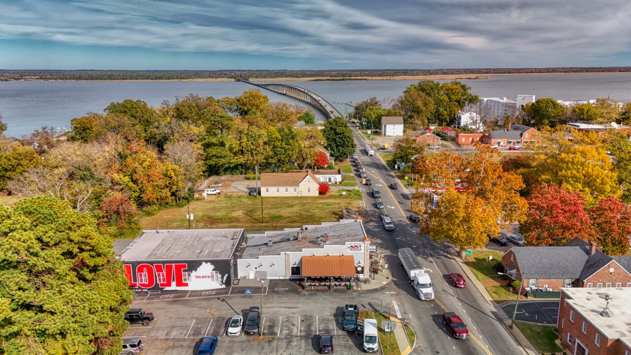 303 Queen St, Tappahannock, VA for sale Primary Photo- Image 1 of 11