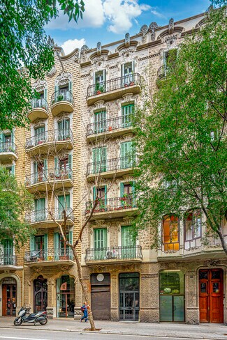 Plus de détails pour Multi-résidentiel à vendre