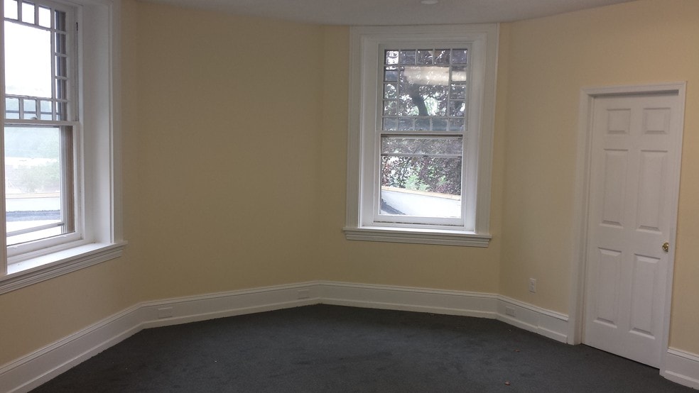 7045-7047 Germantown Ave, Philadelphia, PA for lease - Building Photo - Image 3 of 12