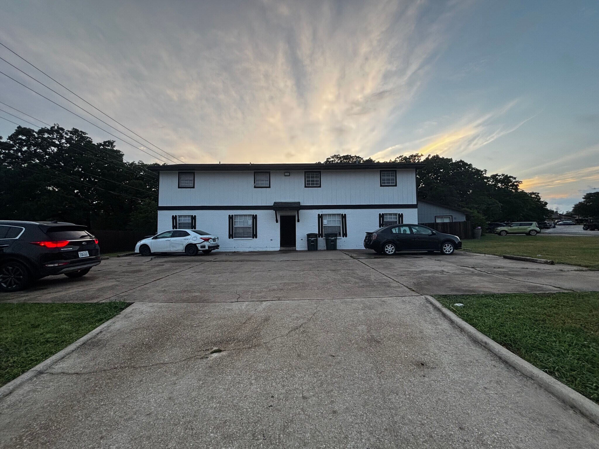 2413 Jaguar Dr, Bryan, TX for sale Primary Photo- Image 1 of 3