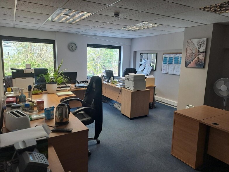 Little Mundells, Welwyn Garden City for lease - Building Photo - Image 3 of 5