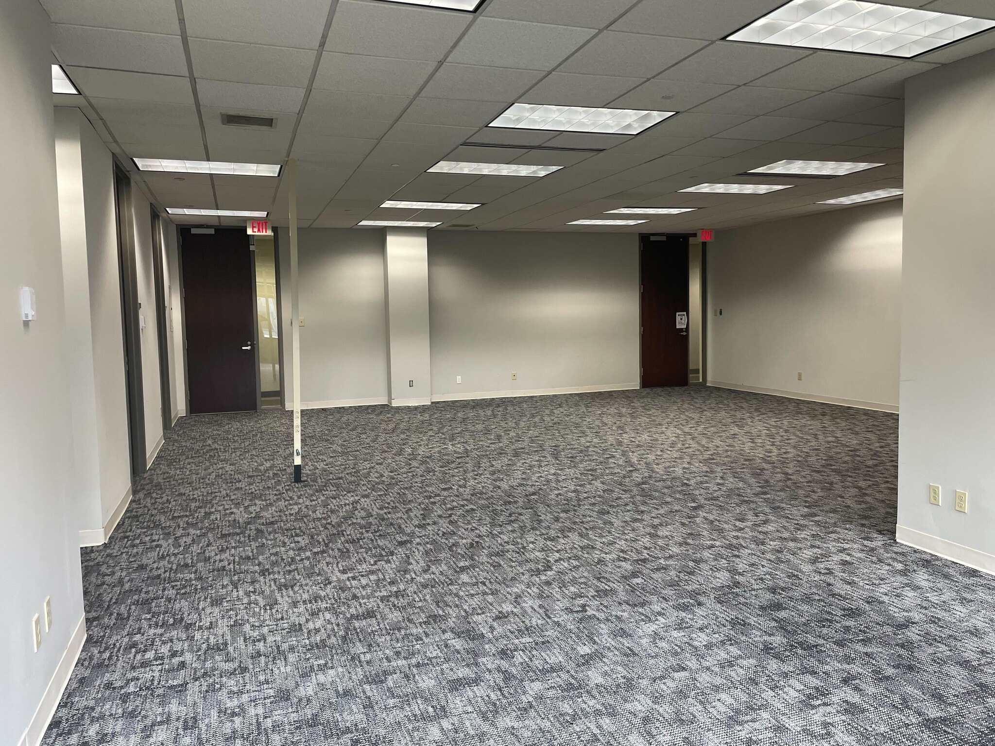 11492 Bluegrass Pky, Louisville, KY for lease Interior Photo- Image 1 of 6