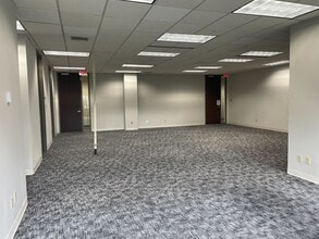 11492 Bluegrass Pky, Louisville, KY for lease Interior Photo- Image 1 of 6