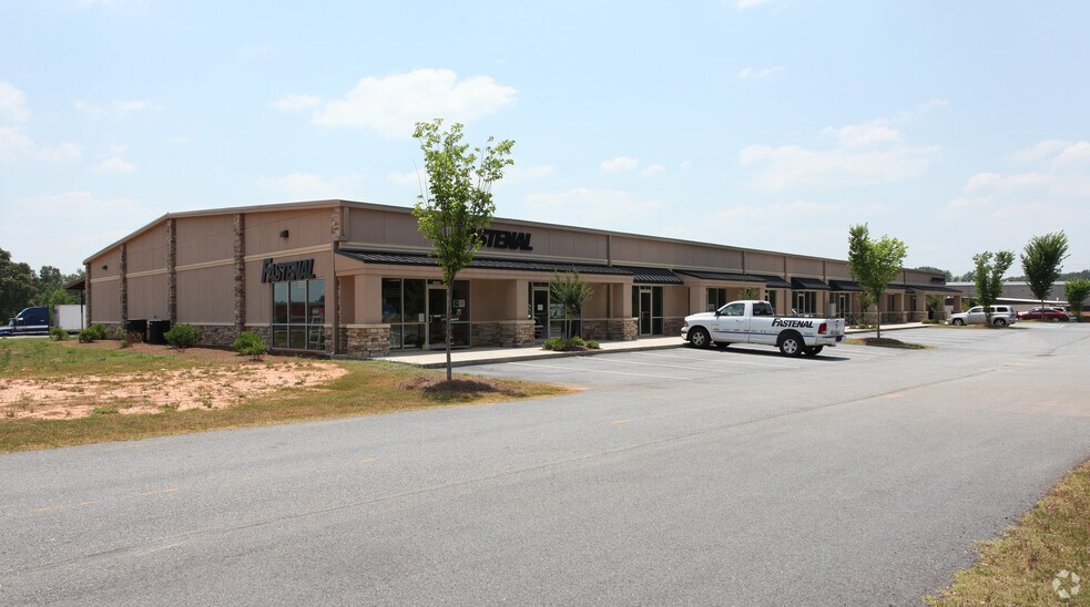 10230-10250 Industrial Blvd NE, Covington, GA à louer - Photo du bâtiment - Image 1 de 17