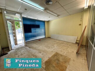 Plus de détails pour Multi-résidentiel à vendre