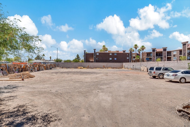 5690 Boulder Hwy, Las Vegas, NV for sale - Building Photo - Image 2 of 9