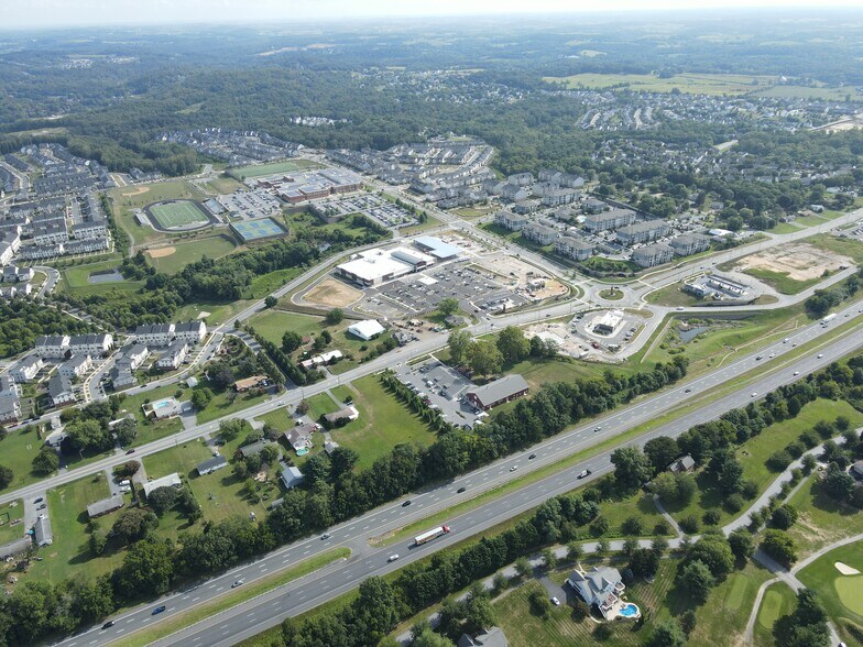 Old National Pike, Lake Linganore, MD à louer - Photo du bâtiment - Image 2 de 6