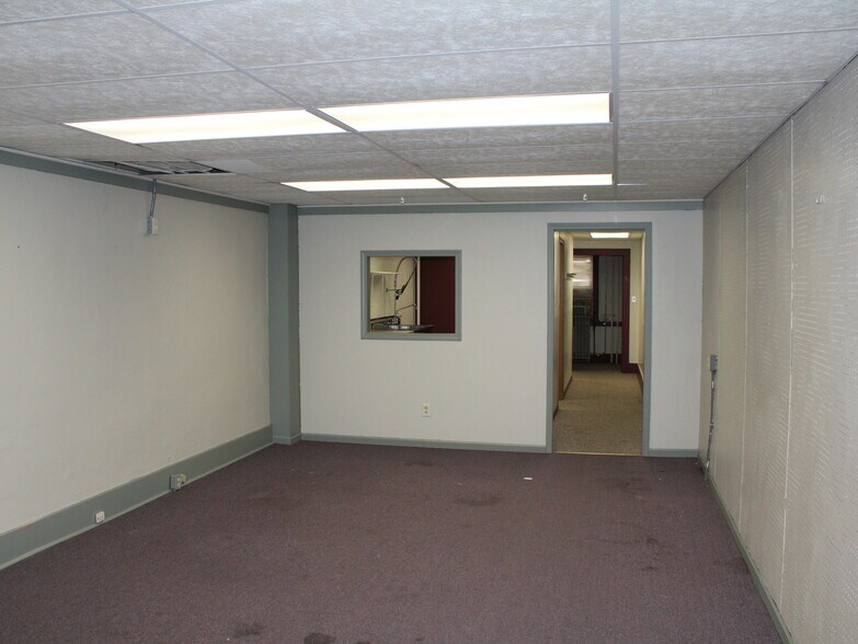 6-16 S Mill St, Waupun, WI à louer - Photo du bâtiment - Image 3 de 9