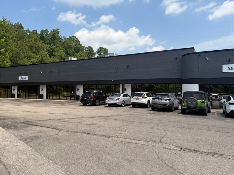 150 Lake Dr, Wexford, PA à louer - Photo du bâtiment - Image 3 de 12