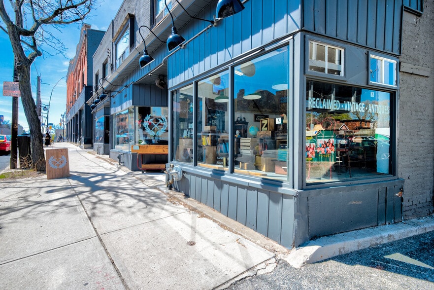 388-392 Keele St, Toronto, ON à louer - Photo du bâtiment - Image 2 de 2