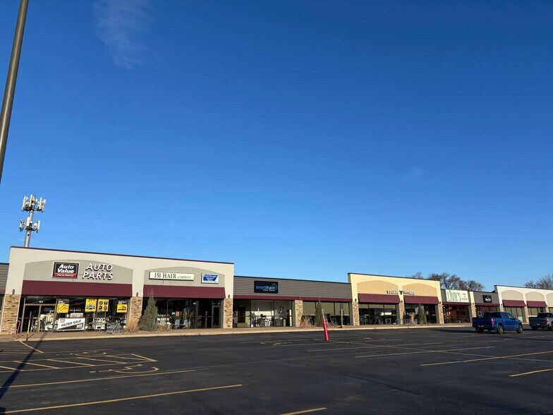 119 Sand Lake Rd, Onalaska, WI à louer - Photo du bâtiment - Image 3 de 16