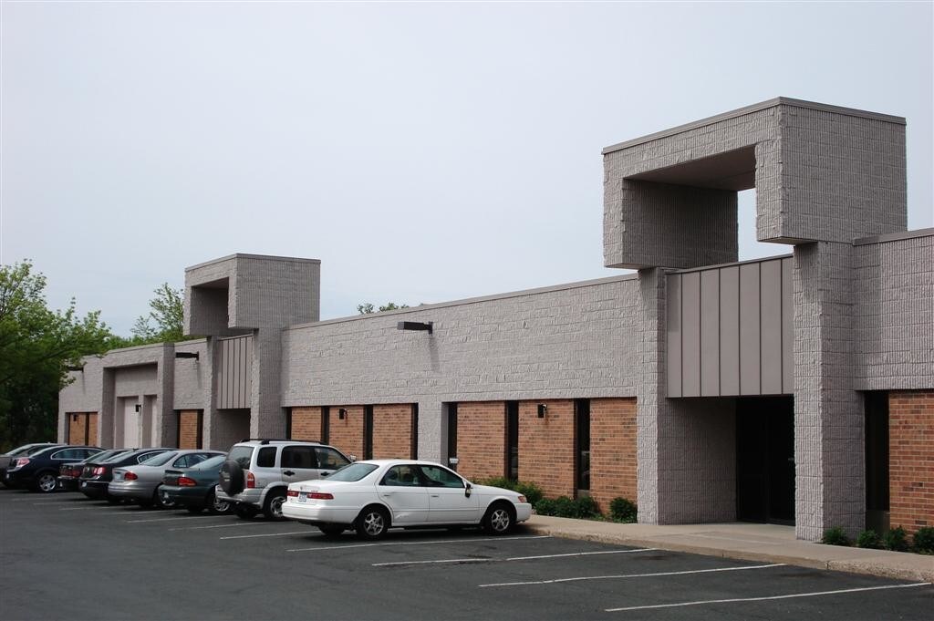 11501-11555 K Tel Dr, Minnetonka, MN à louer Photo du bâtiment- Image 1 de 7