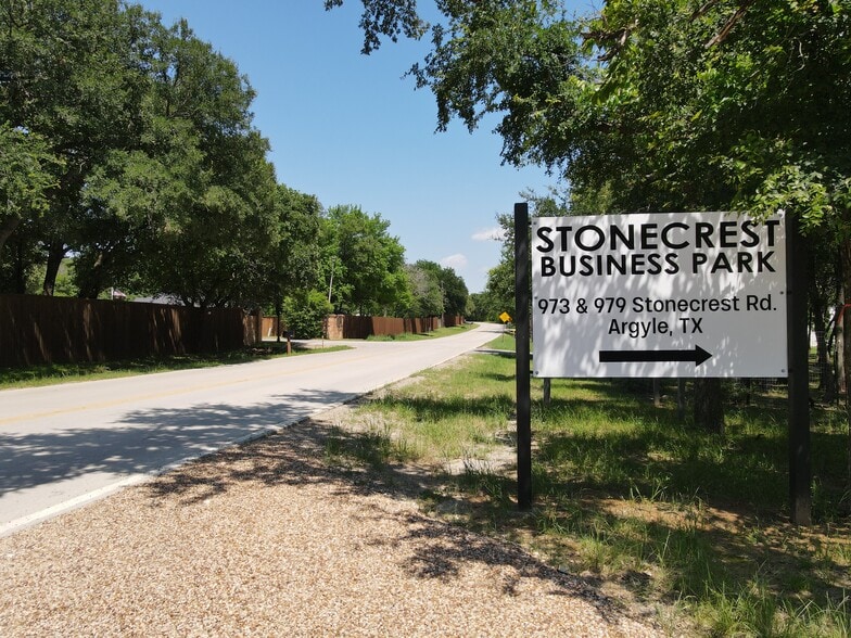 979 Stonecrest Rd, Argyle, TX à louer - Photo du bâtiment - Image 3 de 21