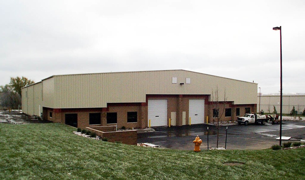 105-109 NW Victoria Dr, Lee's Summit, MO for sale - Primary Photo - Image 1 of 3