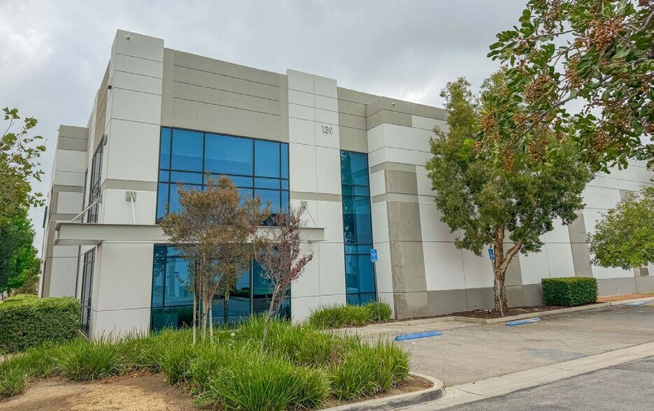 139 Radio Rd, Corona, CA for lease - Building Photo - Image 2 of 3
