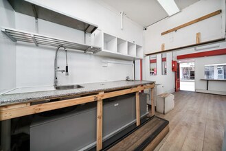 213 Carlisle St, Balaclava for lease Interior Photo- Image 2 of 3