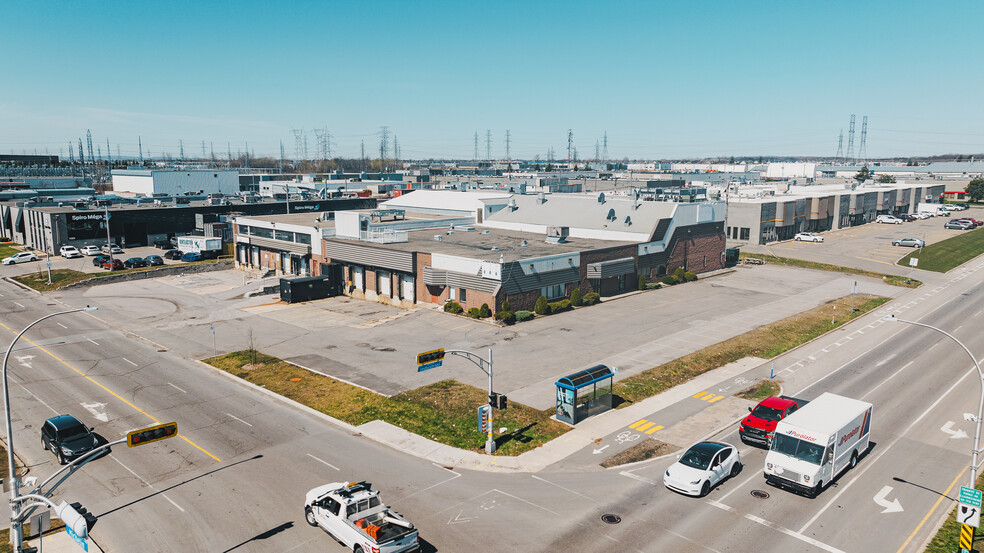 3300 Boul Industriel, Laval, QC à vendre - Photo principale - Image 1 de 10