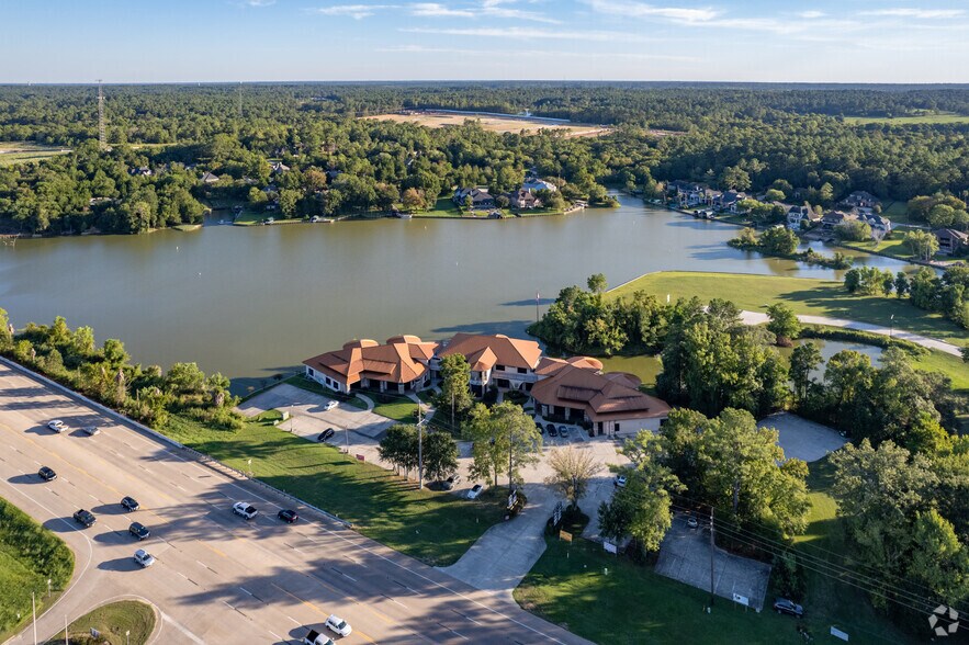 18001 W Highway 105, Montgomery, TX à louer - Aérien - Image 2 de 27