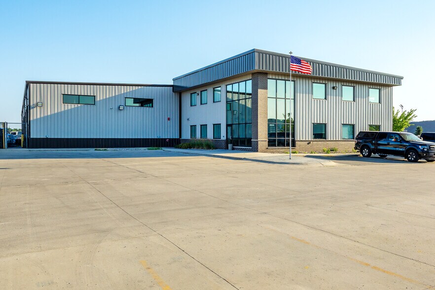 3820 37 Ave S, Fargo, ND à vendre - Photo du bâtiment - Image 2 de 38