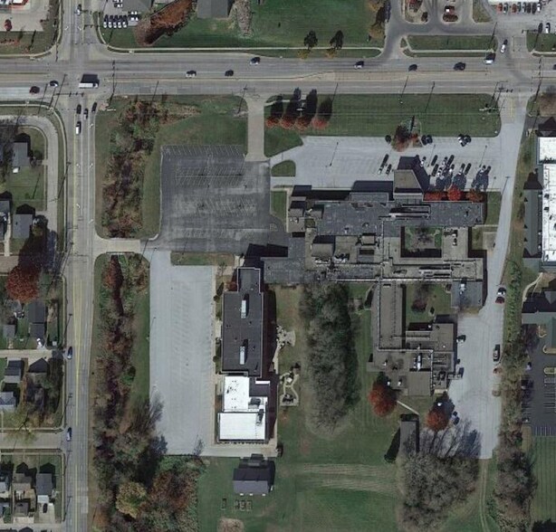 1111 W Kimberly Rd, Davenport, IA à vendre - Photo du bâtiment - Image 2 de 2