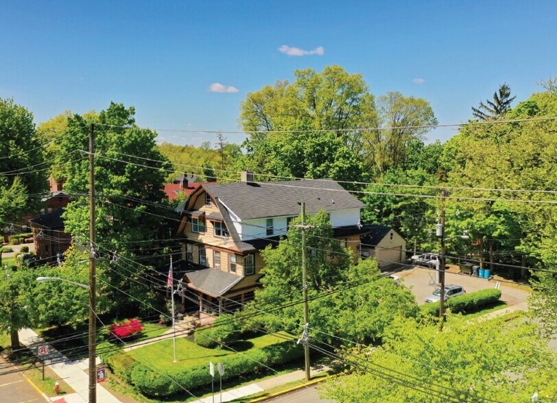 490 Broad Ave, Leonia, NJ à vendre - Photo du bâtiment - Image 2 de 6
