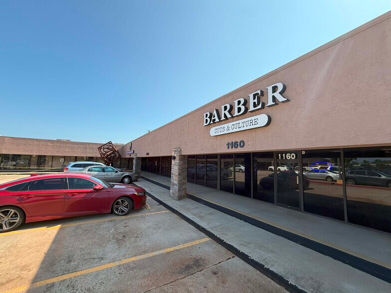 1120-1160 S Douglas Blvd, Oklahoma City, OK à vendre - Photo du bâtiment - Image 3 de 5