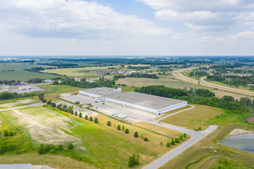 1701 Technical Dr, Saint Johns, MI à vendre - Photo du bâtiment - Image 2 de 18
