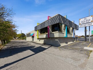 Plus de détails pour 217 S Duff Ave, Ames, IA - Vente au détail à louer