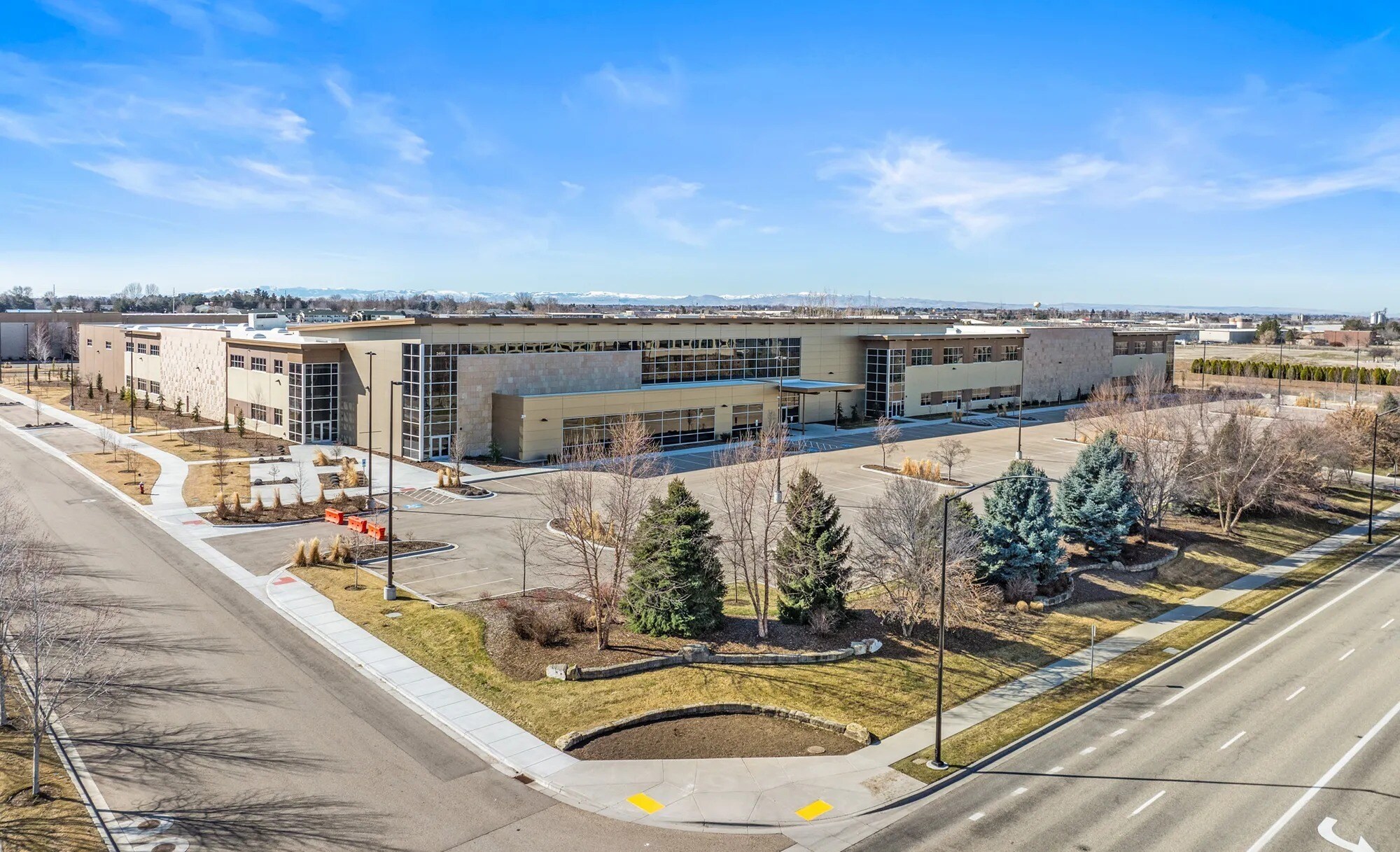 2499 E Pine Ave, Meridian, ID à vendre Photo du bâtiment- Image 1 de 1