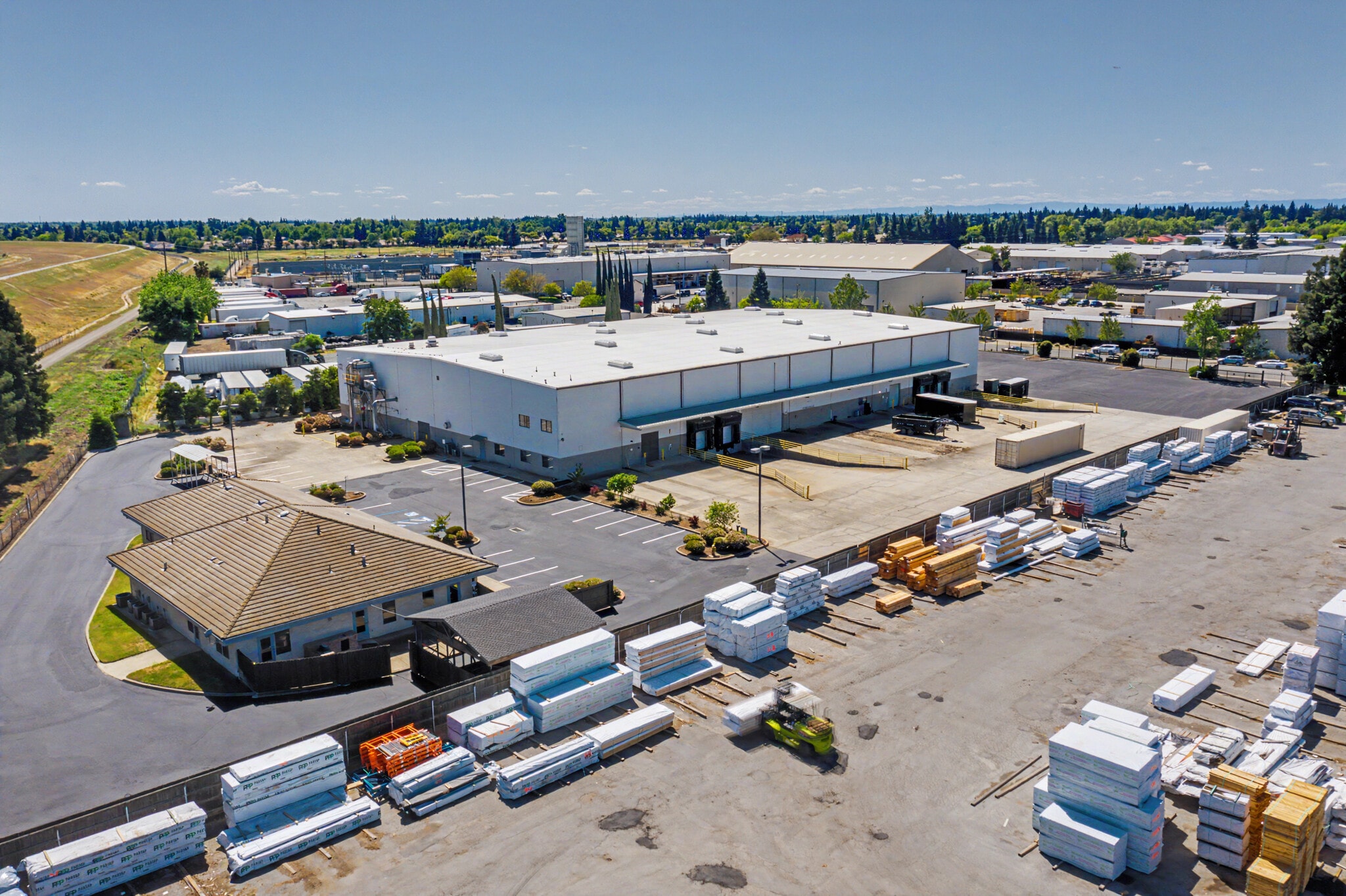 1200 Putman Ave, Yuba City, CA for lease Primary Photo- Image 1 of 9