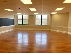 151 Main St, Wadsworth, OH à louer Photo intérieure- Image 2 de 3