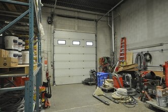 3829 15A St SE, Calgary, AB à vendre Photo intérieure- Image 1 de 1