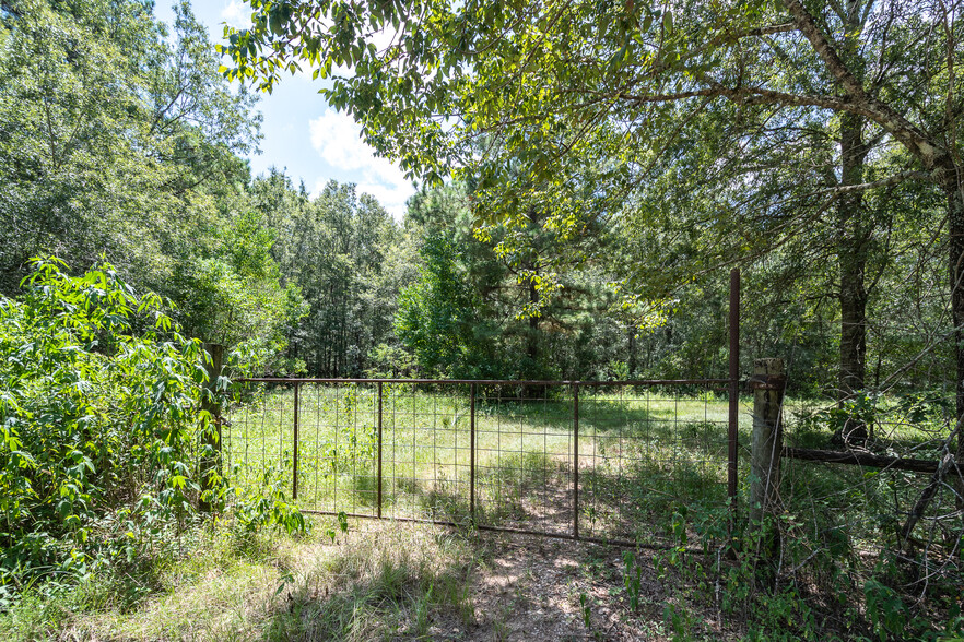 000 Road 3774, Cleveland, TX for sale - Building Photo - Image 1 of 1