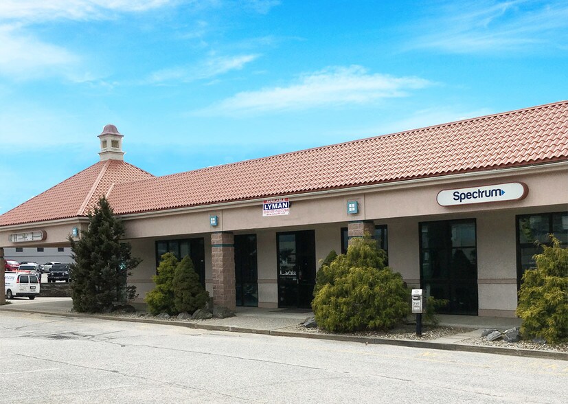 1548 W Main St, Willimantic, CT à louer - Photo du bâtiment - Image 3 de 8